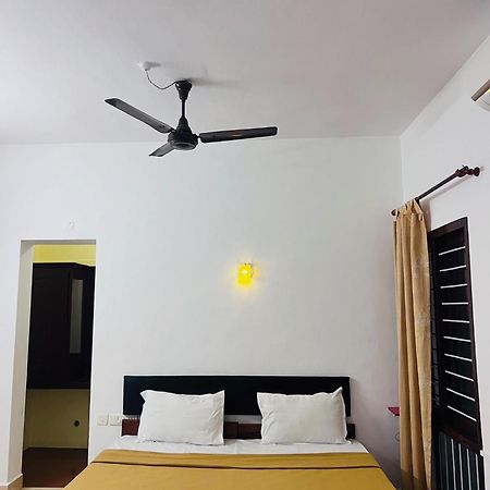 Hotel Sunday - Townhouse Club Airport Trivandrum Thiruvananthapuram Extérieur photo