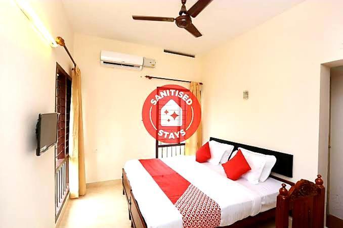 Hotel Sunday - Townhouse Club Airport Trivandrum Thiruvananthapuram Extérieur photo
