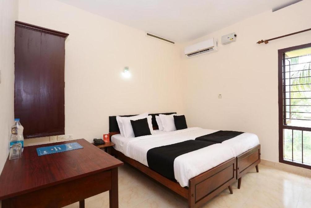 Hotel Sunday - Townhouse Club Airport Trivandrum Thiruvananthapuram Extérieur photo