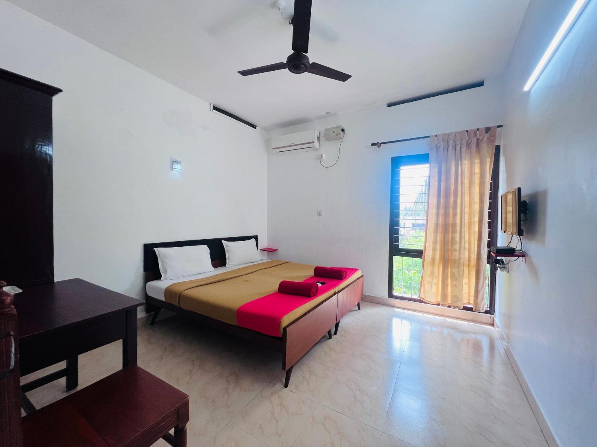 Hotel Sunday - Townhouse Club Airport Trivandrum Thiruvananthapuram Extérieur photo