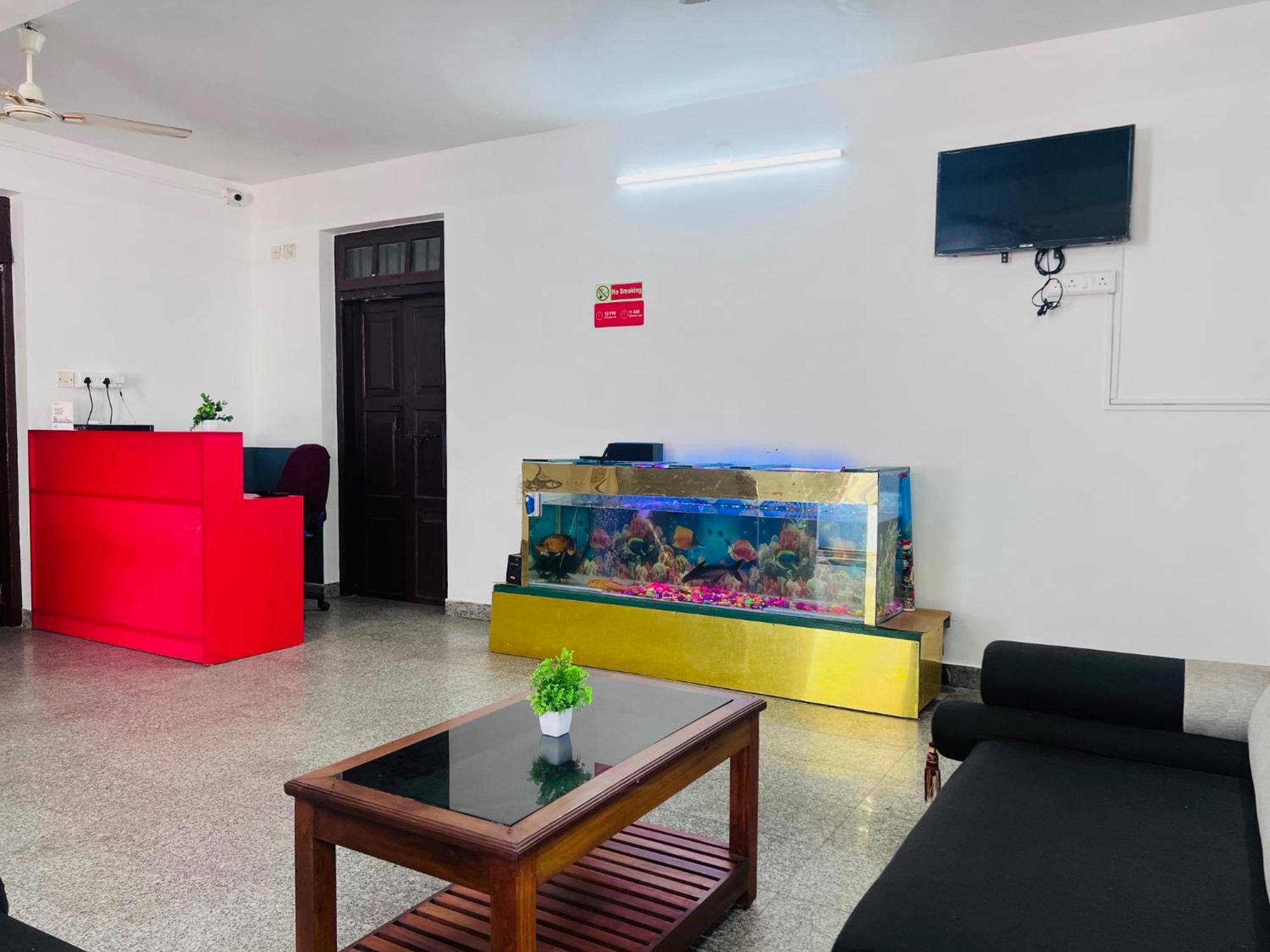 Hotel Sunday - Townhouse Club Airport Trivandrum Thiruvananthapuram Extérieur photo
