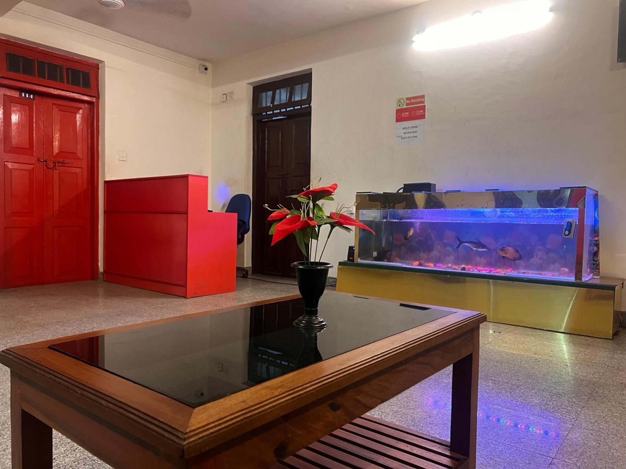 Hotel Sunday - Townhouse Club Airport Trivandrum Thiruvananthapuram Extérieur photo