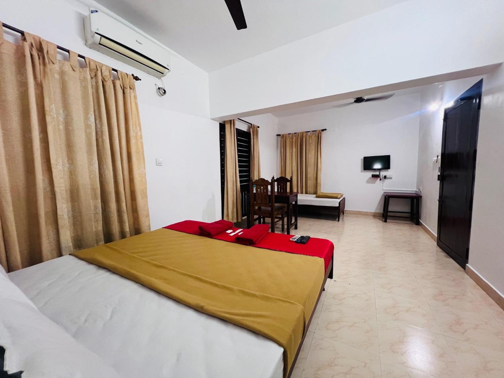 Hotel Sunday - Townhouse Club Airport Trivandrum Thiruvananthapuram Extérieur photo