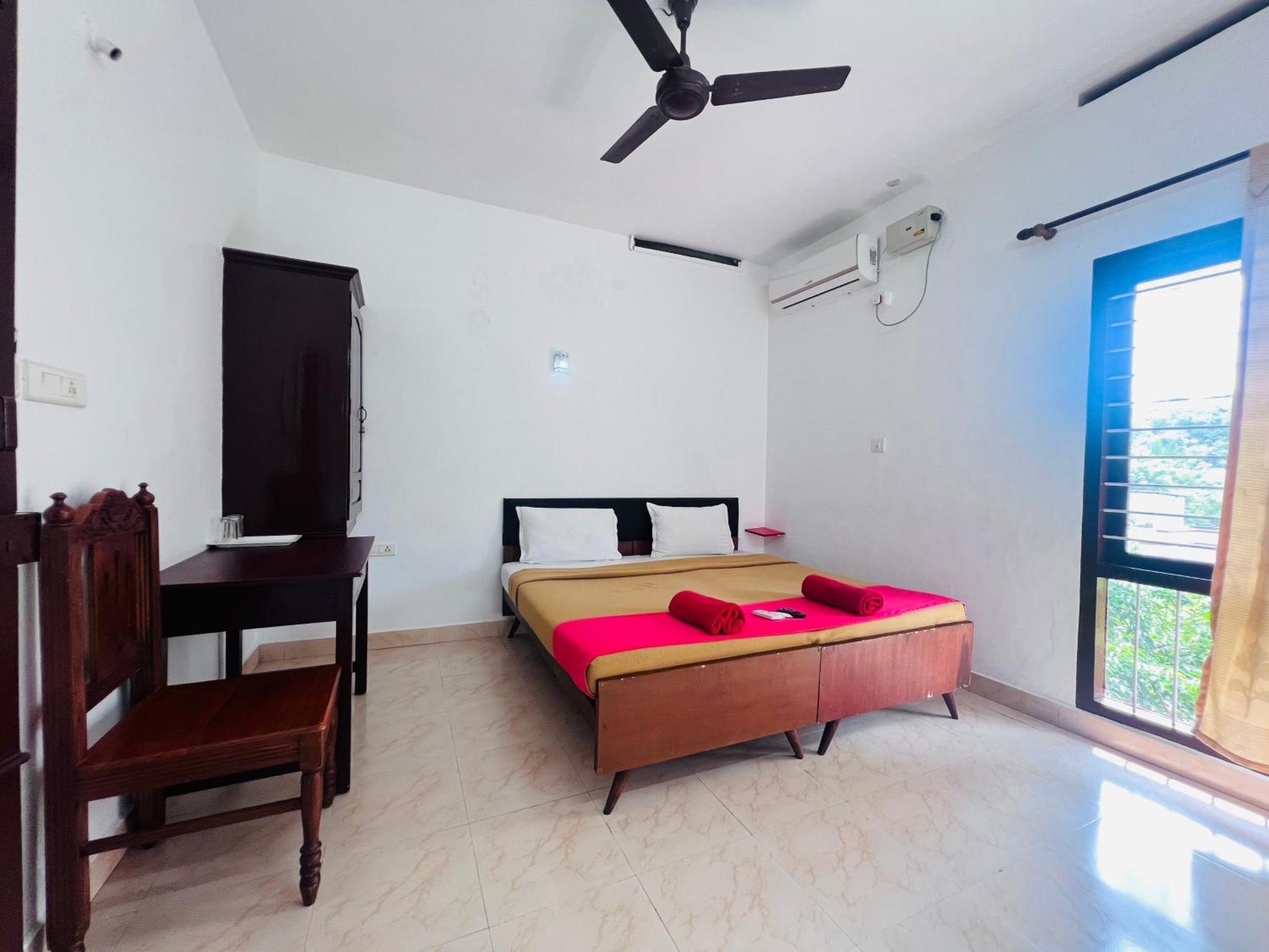 Hotel Sunday - Townhouse Club Airport Trivandrum Thiruvananthapuram Extérieur photo