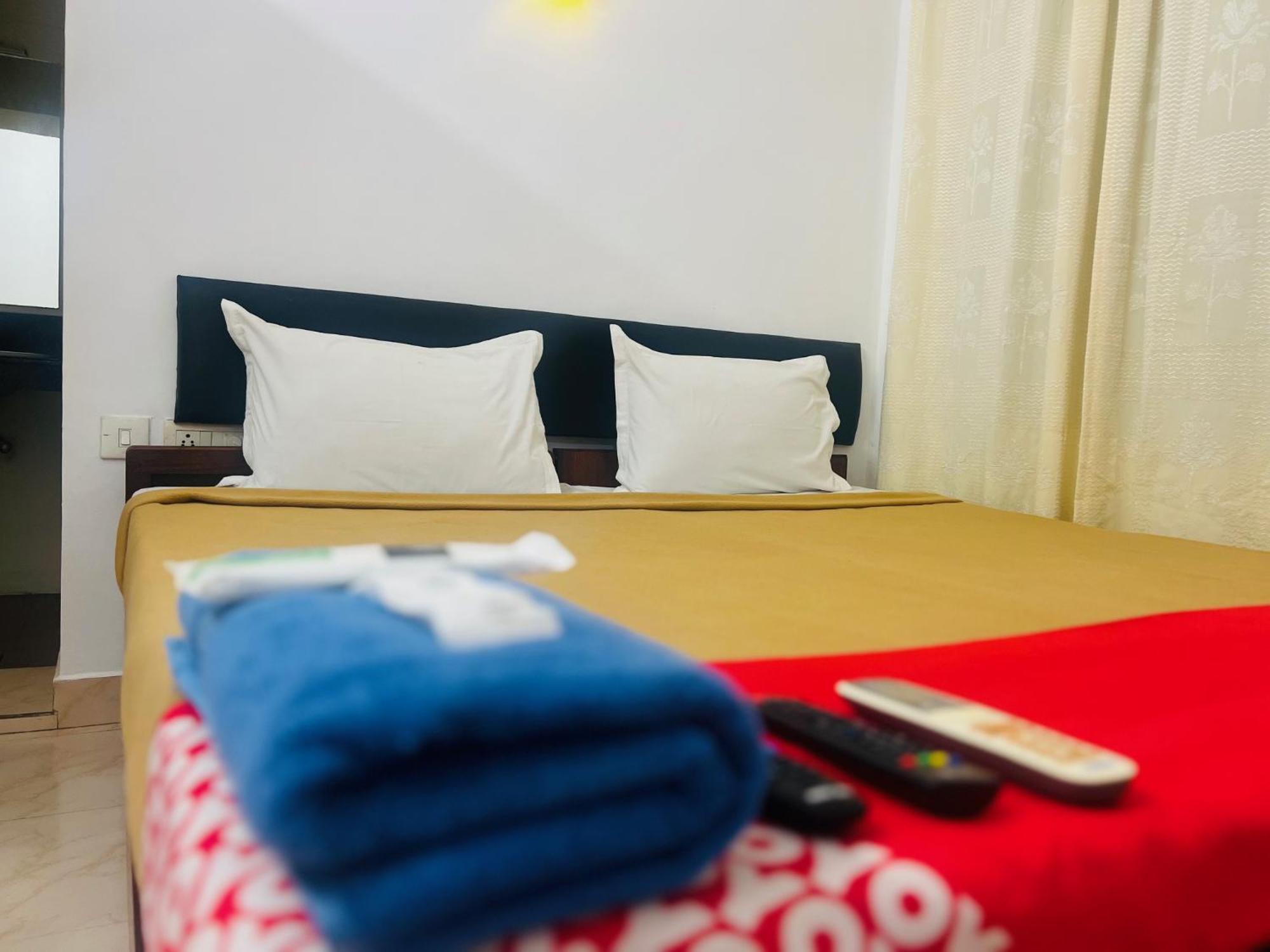 Hotel Sunday - Townhouse Club Airport Trivandrum Thiruvananthapuram Extérieur photo