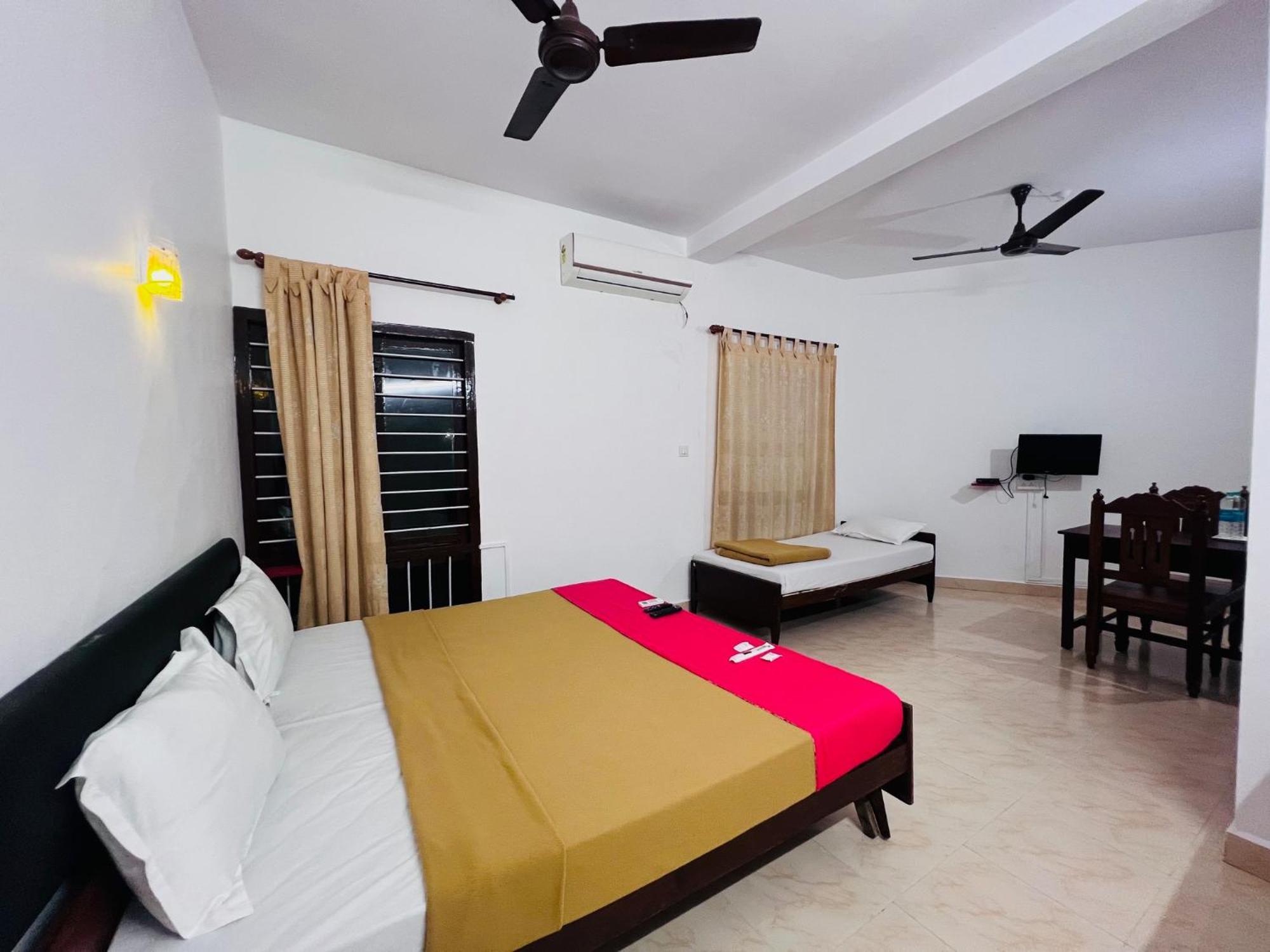 Hotel Sunday - Townhouse Club Airport Trivandrum Thiruvananthapuram Extérieur photo